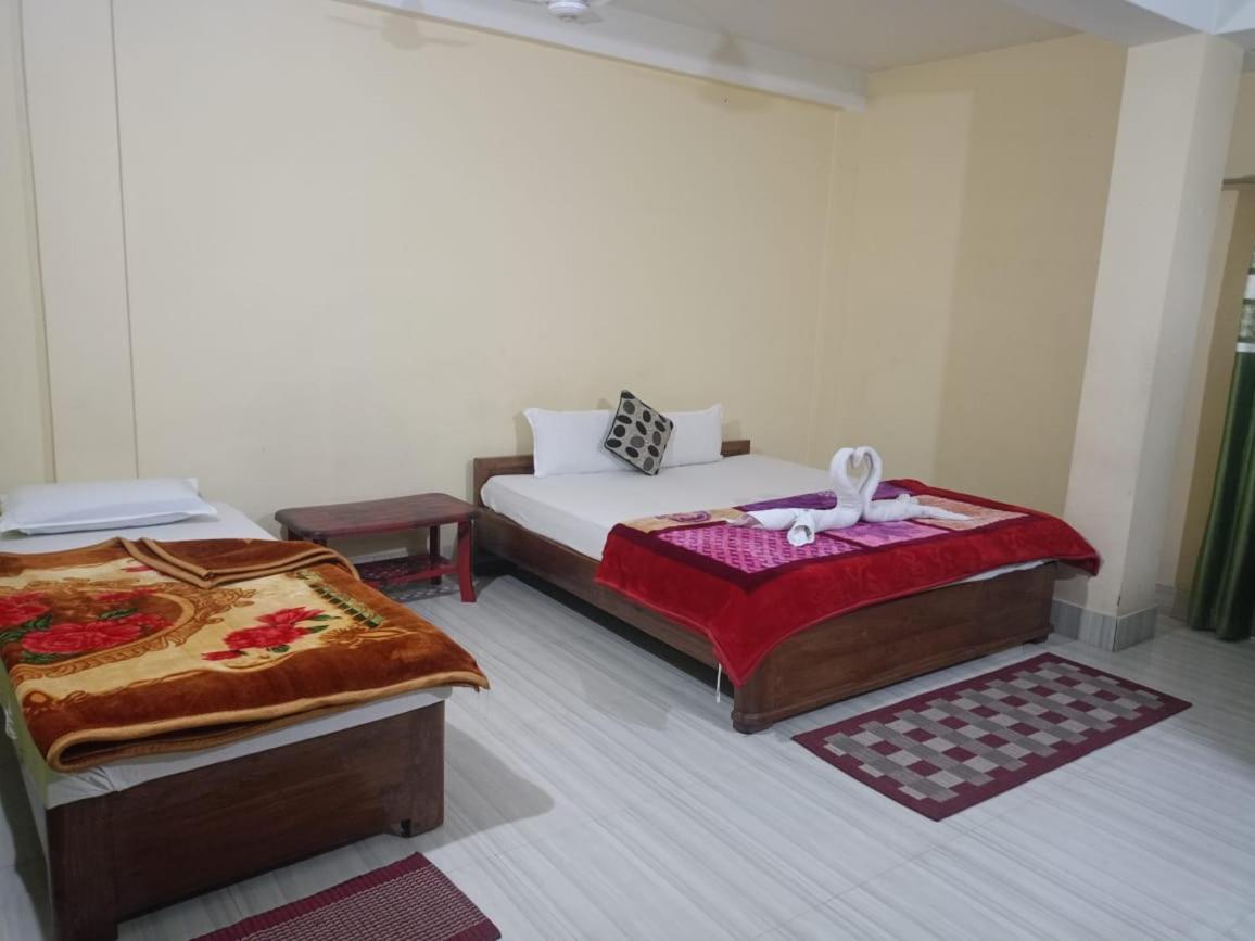 Hotel Kaziranga Holidays エクステリア 写真