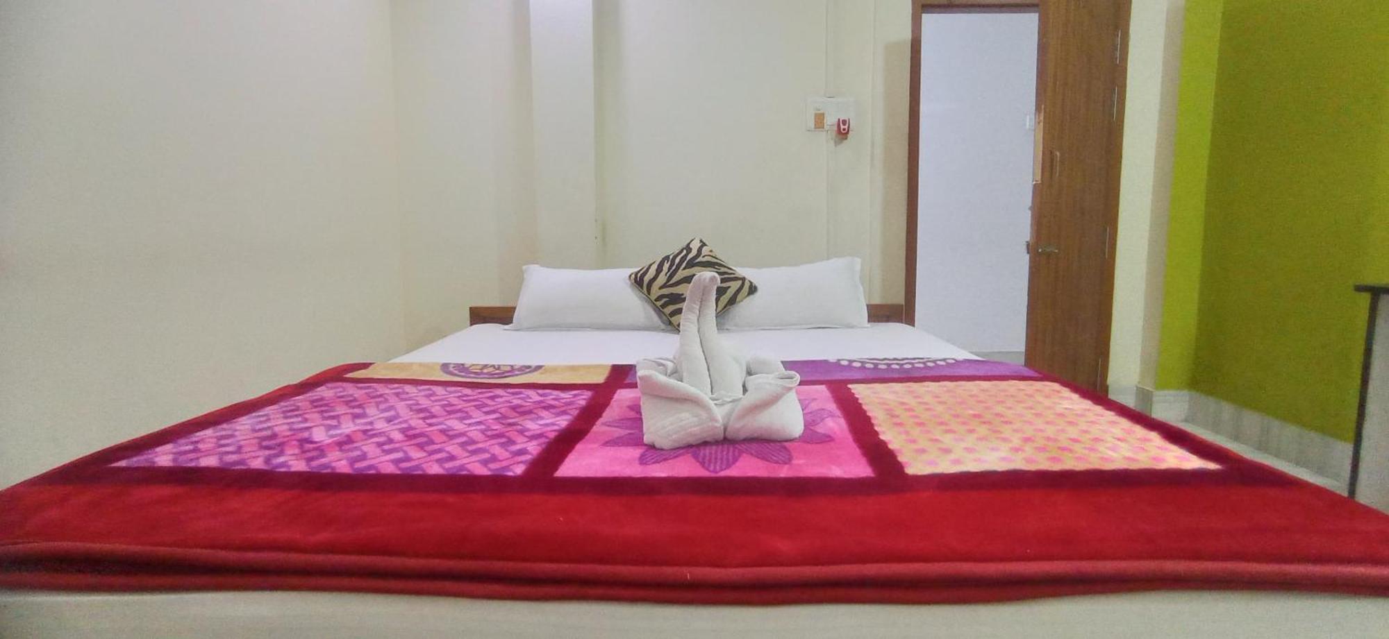 Hotel Kaziranga Holidays エクステリア 写真